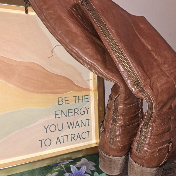 Knee boots - Picture 2 of 2